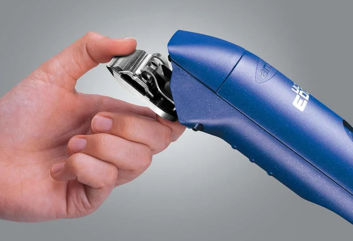 andis_ultraedge_agc_super_speed_detachable_blade_clipper_2.webp Ryan's Pet Supplies Andis UltraEdge AGC Super 2-Speed Detachable Blade Clipper
