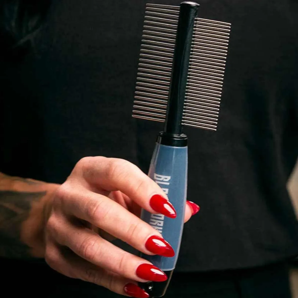 blackworks_nonslip_ergonomic_combo_comb_3.webp Ryan's Pet Supplies Blackworks Non-Slip Ergonomic Combo Comb