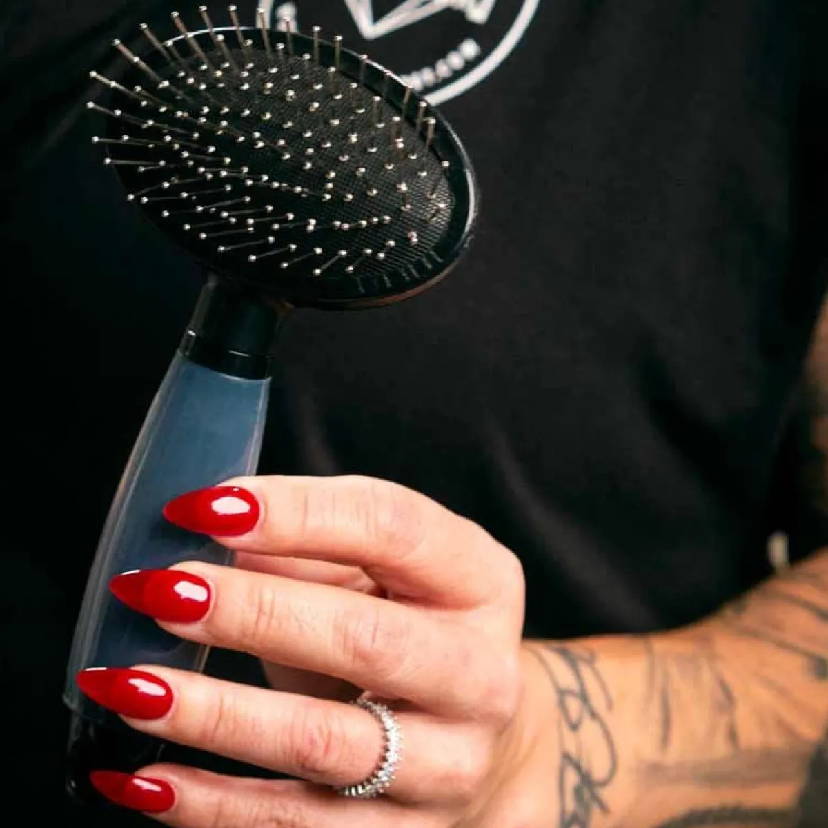 blackworks_nonslip_ergonomic_pin_brush_3.webp Ryan's Pet Supplies Blackworks Non-Slip Ergonomic Pin Brush