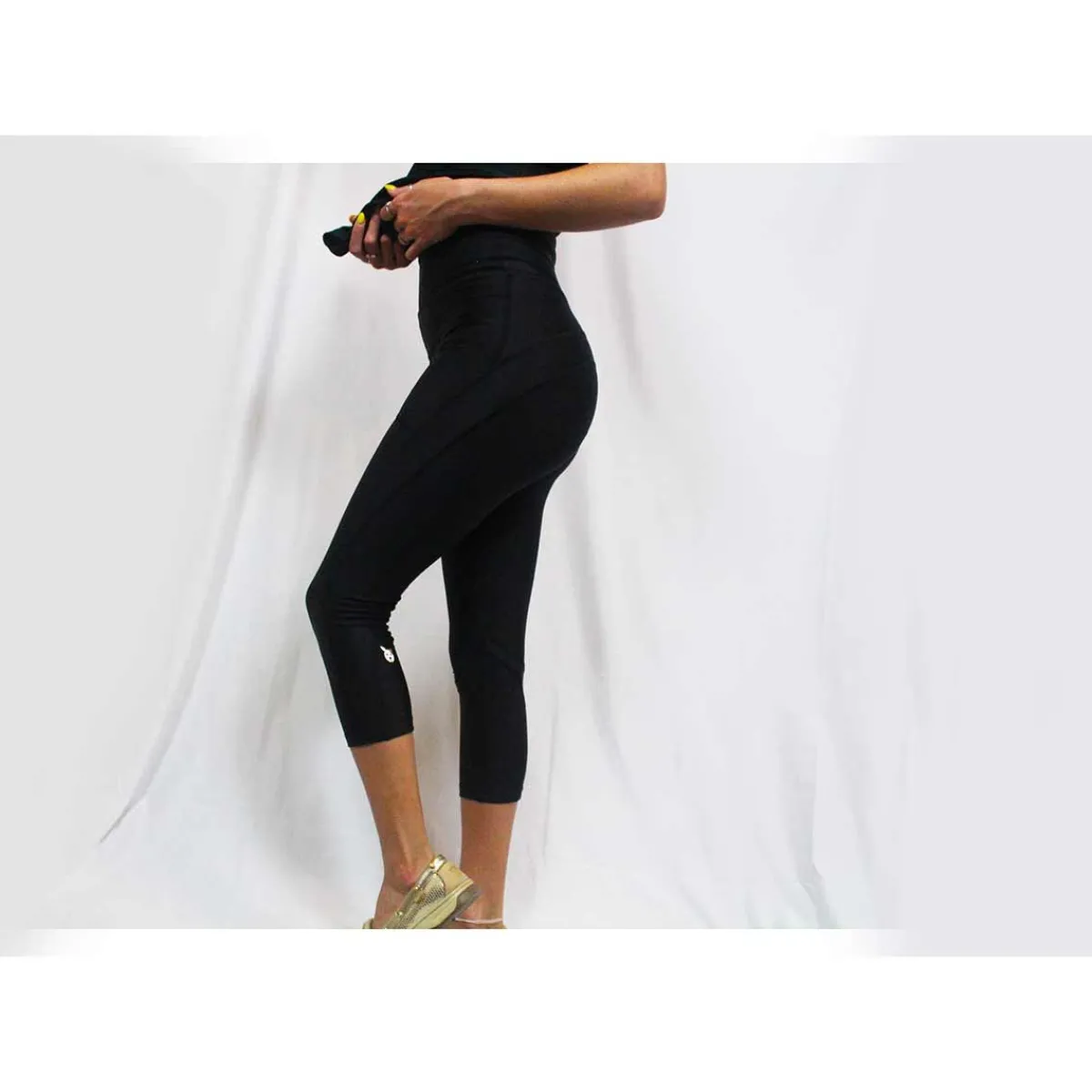 Ryan's Pet Supplies FurRResist Black Capri Leggings